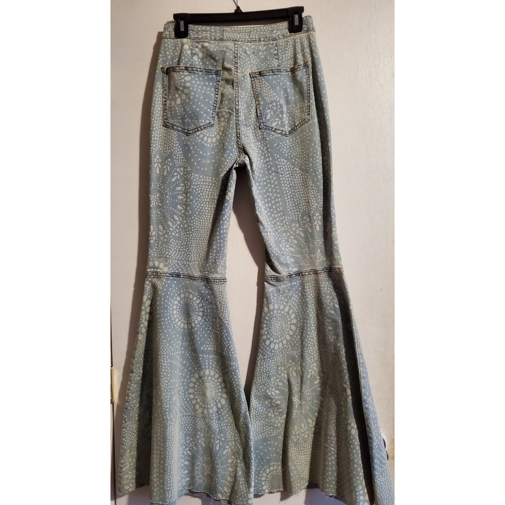 💖Free People / We The Free Pull On Printed Flared Jeans - Picture 7 of 13